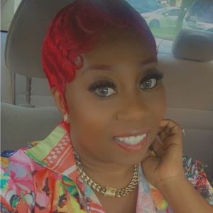 Meet your Posher, Lore